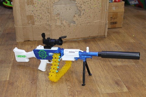 Детский автомат пулемет M249 (DR038B) с оптическим прицелом на аккумуляторе с режимом автоматической стрельбы, мягкие патроны